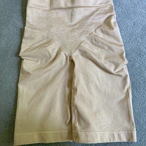 Maidenform Women's Shine Collection Thigh Slimmer